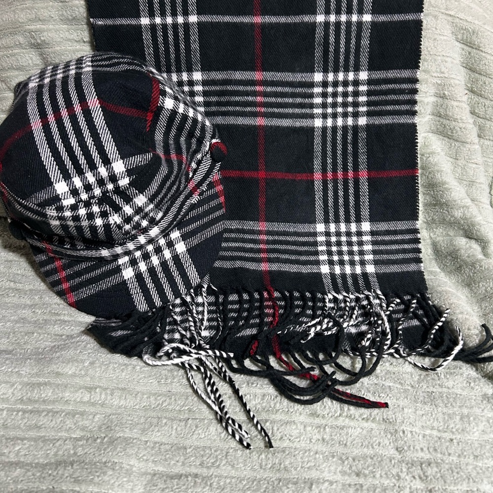 NWOT-Plaid Black/ Red cashmere Scarf and Cap Set - Picture 2 of 8